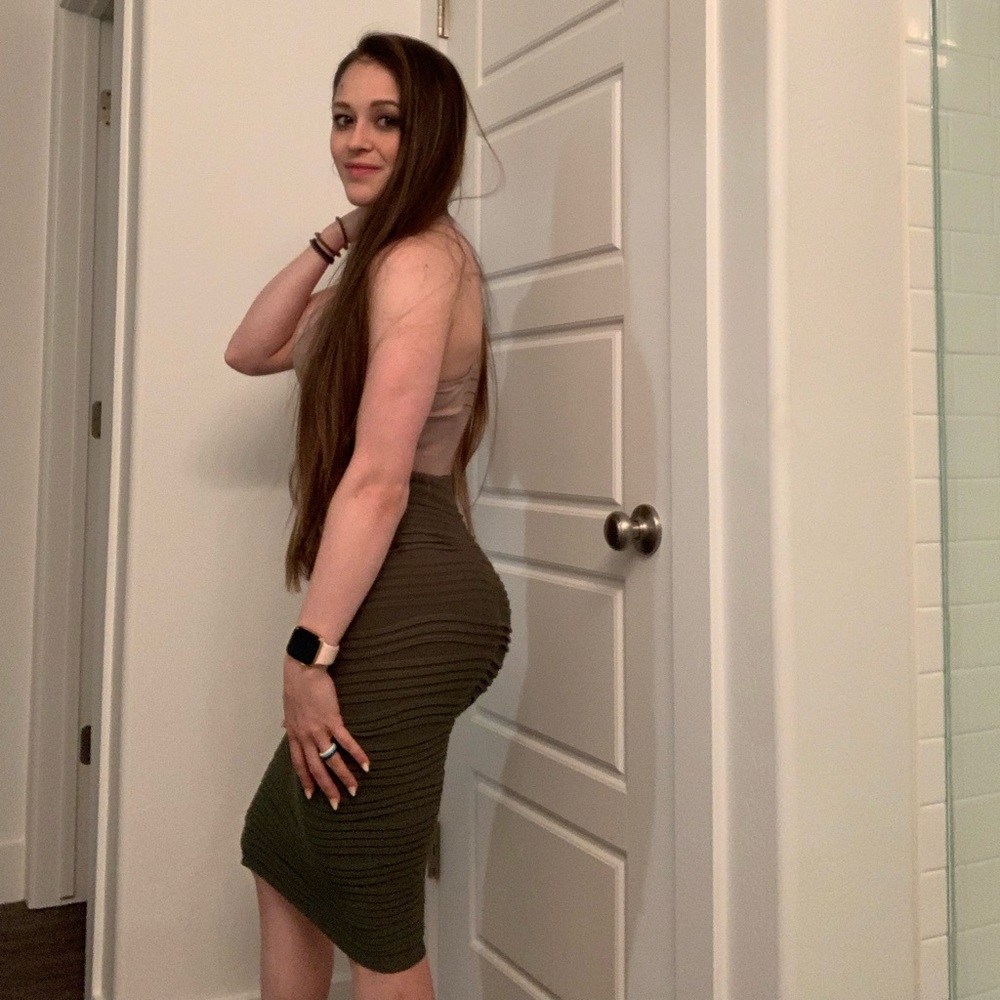 Green stretchy skirt